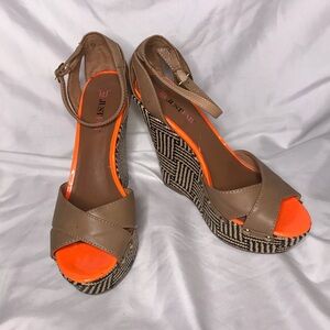 JustFab Women’s Chunky Heeled Wedge Sandal Open Toe Black Geometric Size 7.5